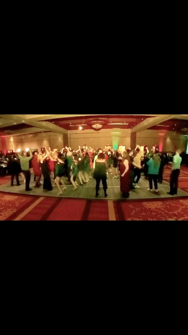 When the crowd has amazing energy!! 🔥💃🕺

#party #partydj #nashvilledj #pioneerdj #getlow #yeah
